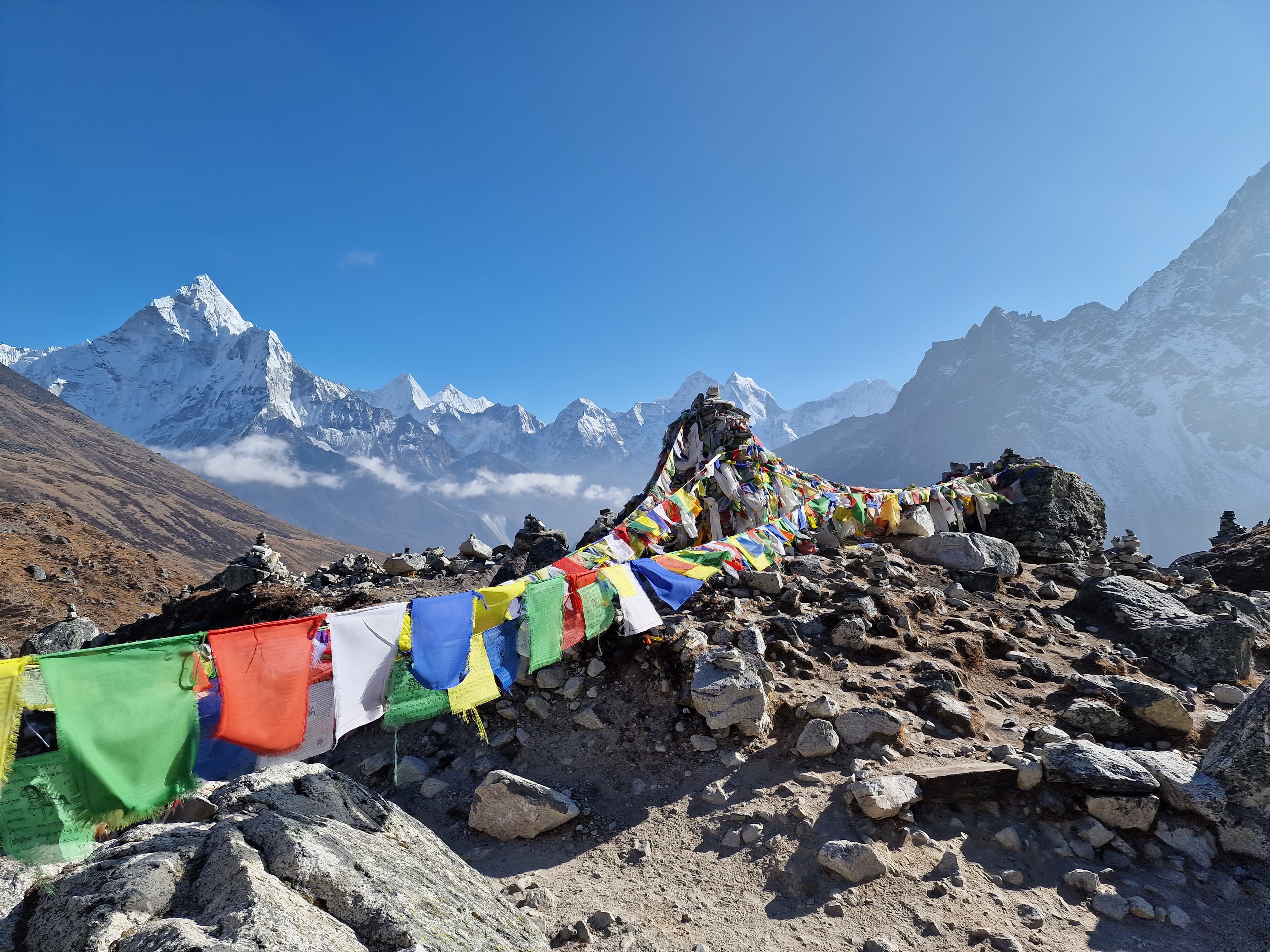 Himalayan sunrise over mountain peaks